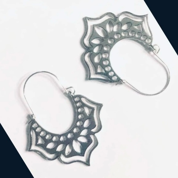 “Perforated Lotus” Lacey Punctured Ethnic Bollywood Floral Flower Petal Hoops - Picture 11 of 16